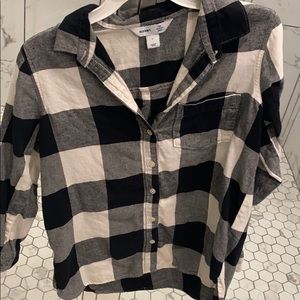 White and black buffalo check flannel! Size small!